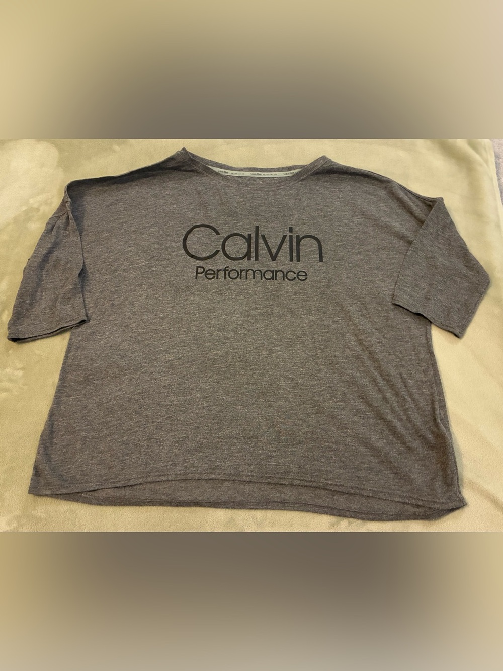 Women’s Calvin Klein Grey Short Sleeve Crewneck Shirt Size Medium